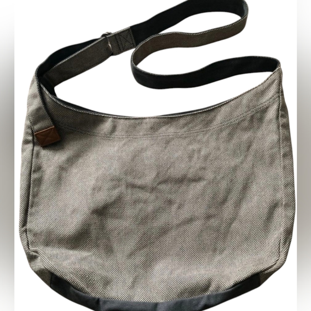 # 351 Metro Retro Hobo Tote BNWOT